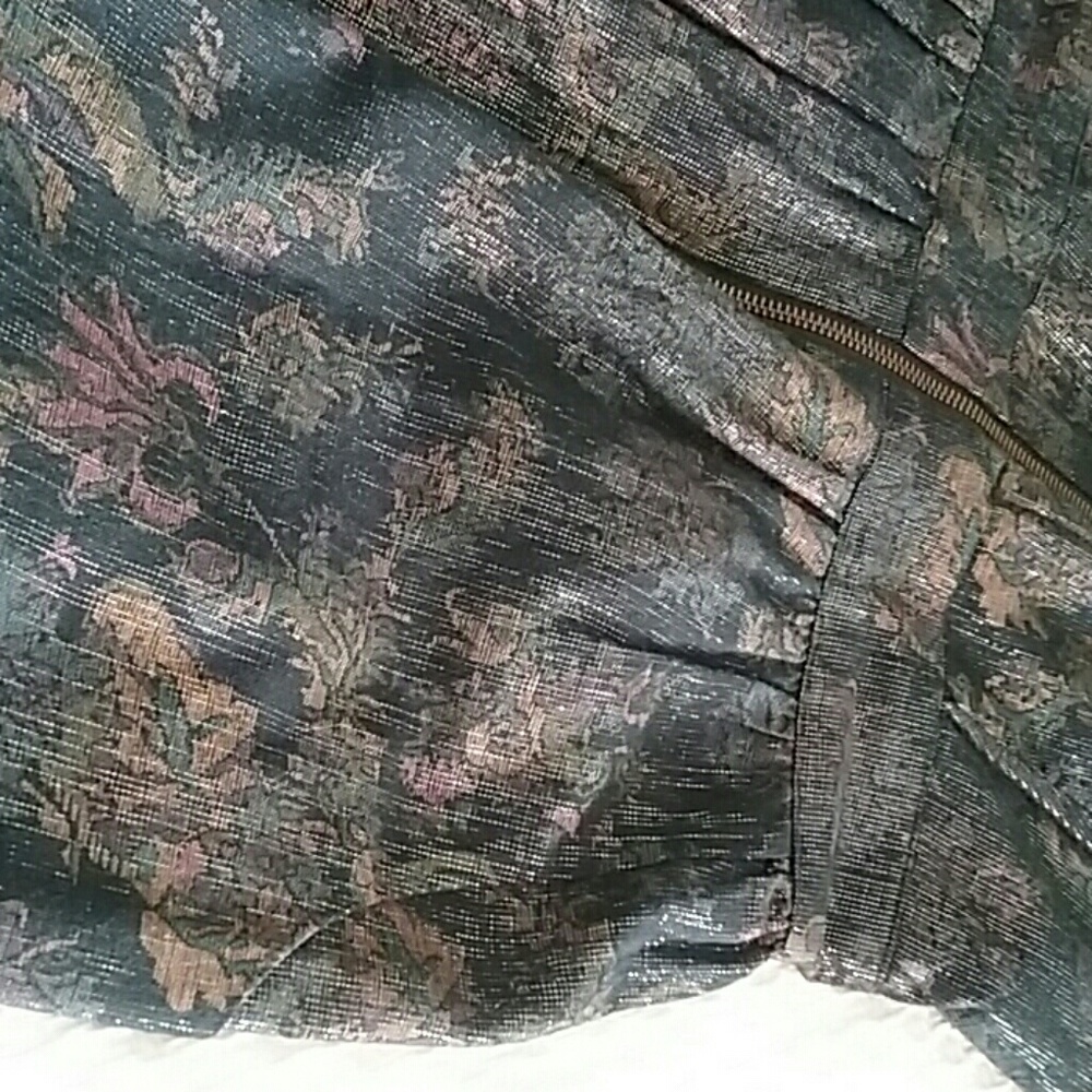 Dress - Picture 6 of 6